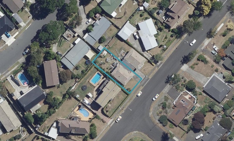 8A Pohutukawa Drive, Pukete, Hamilton - Carousel 1