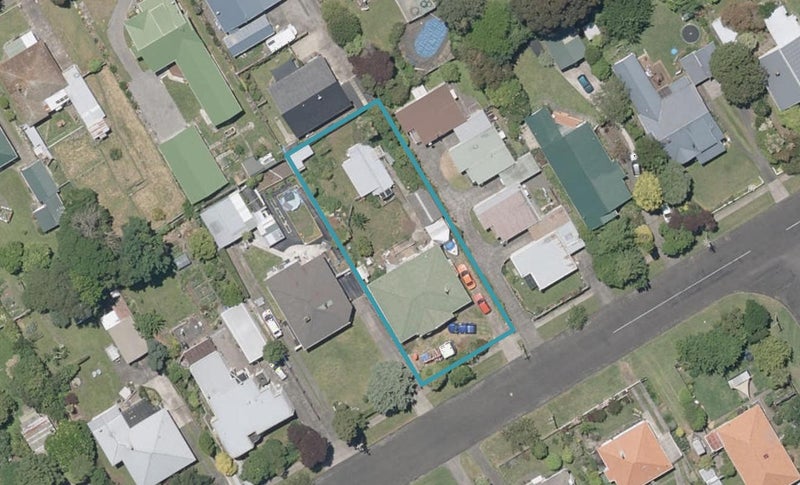 9 Marshall AVENUE, Wanganui East, Wanganui - Carousel 1