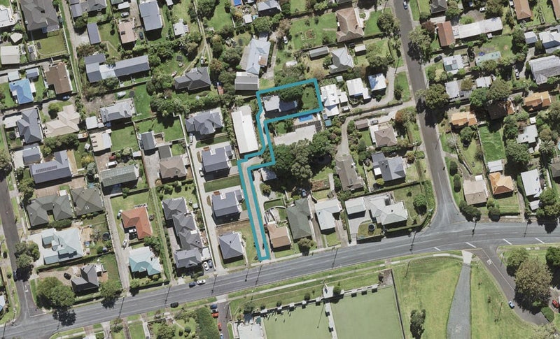 28B Taylor Road, Mangere Bridge, Auckland - Carousel 1