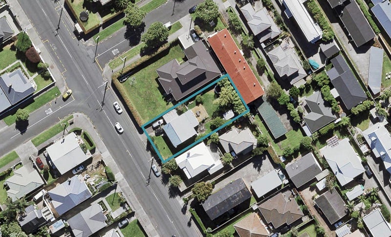 241 Point Chevalier Road, Point Chevalier, Auckland - Carousel 1