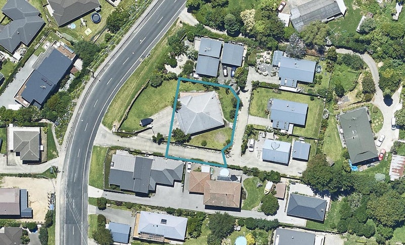 39B Waikite Road, Welcome Bay, Tauranga - Carousel 1