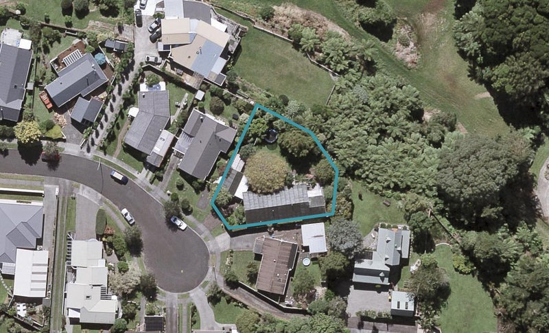 11 Argyle Place, Highlands Park, New Plymouth - Carousel 1
