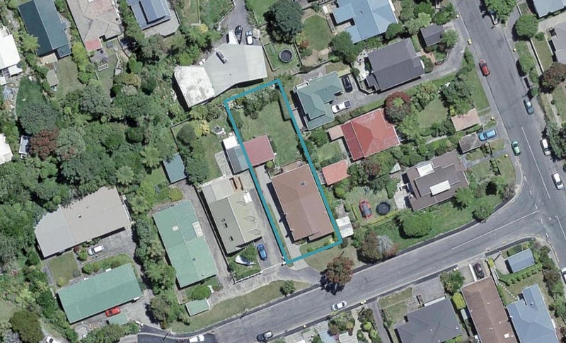 8 Henderson Street, Karori, Wellington - Carousel 1