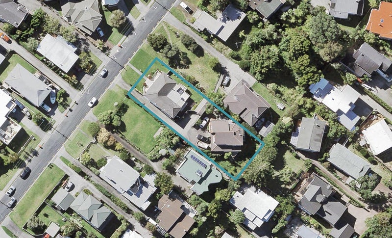 2/10 Kiteroa Terrace, Rothesay Bay, Auckland - Carousel 1