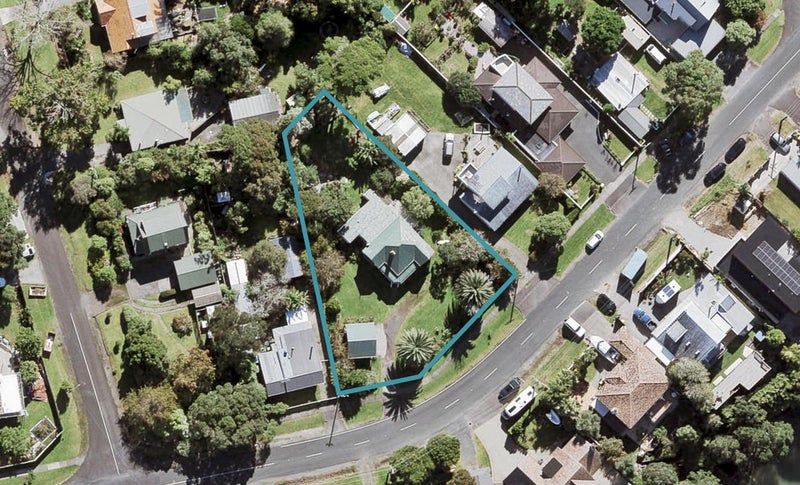 62 Ferry Parade, Herald Island, Auckland - Carousel 1