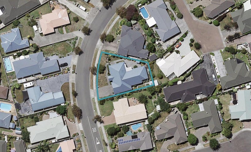 47 Kensington Drive, Taradale, Napier - Carousel 1