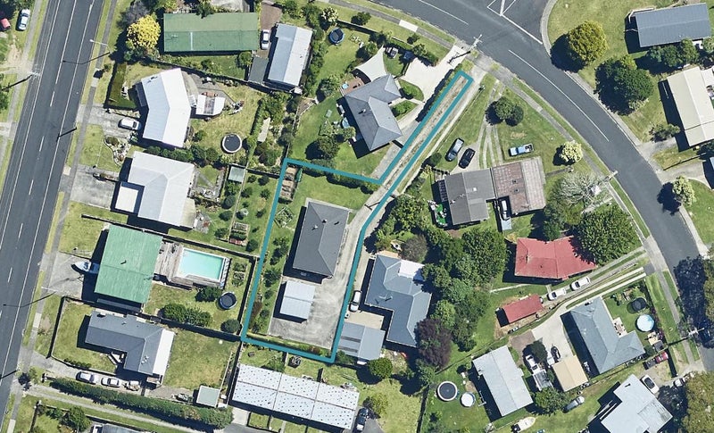 4 Carlton Street, Bellevue, Tauranga - Carousel 1
