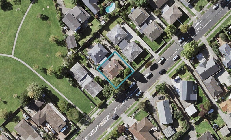 13A Fortunes Road, Half Moon Bay, Auckland - Carousel 1