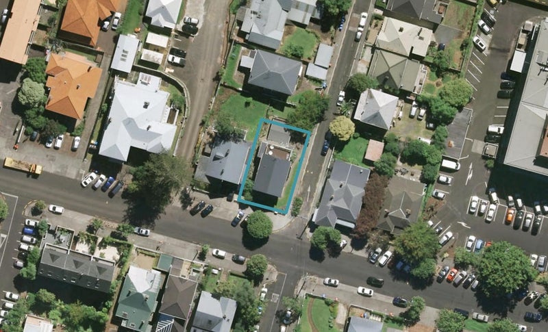 14 Carlton Gore Road, Grafton, Auckland - Carousel 1