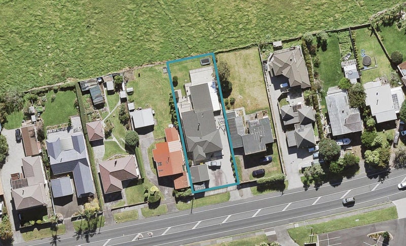 42 Hobsonville Road, West Harbour, Auckland - Carousel 1