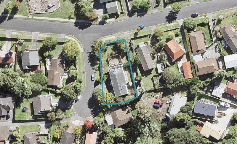 2 Kirkdale Place, Northcross, Auckland - Carousel 1