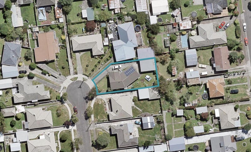 16 Craig Grove, Elderslea, Upper Hutt - Carousel 1