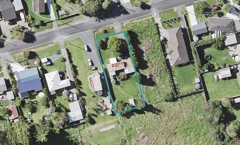 13 Fourth View Avenue, Beachlands, Auckland - Carousel 1
