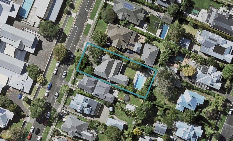 18 Russell Street, Stanley Point, Auckland - Carousel 1