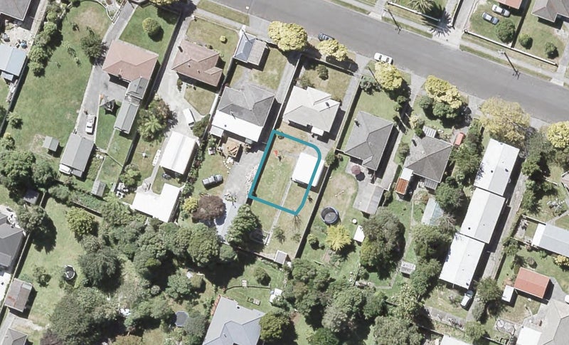 15B Burden Avenue, Wainuiomata, Lower Hutt - Carousel 1