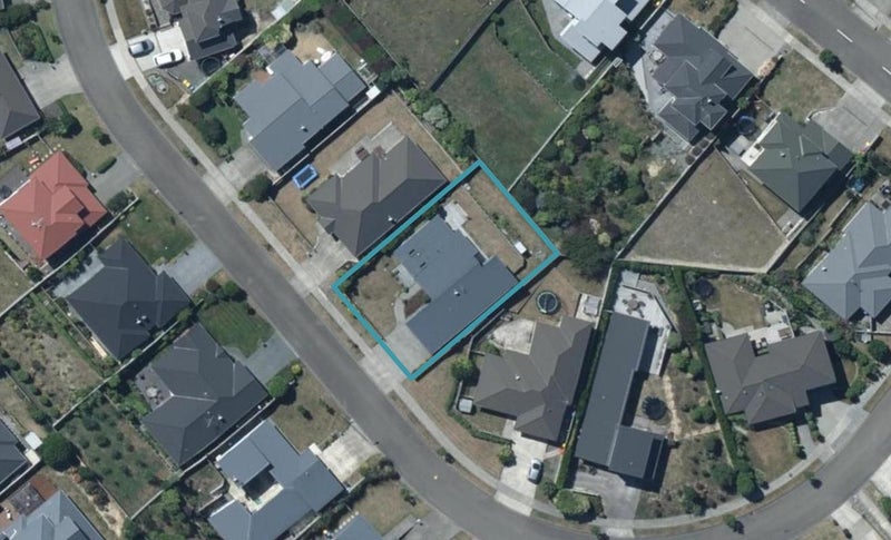 11 Dusky Crescent, Aotea, Porirua - Carousel 1