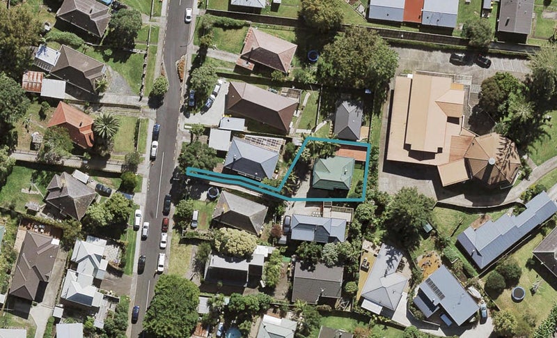 9A Potter Avenue, Northcote, Auckland - Carousel 1
