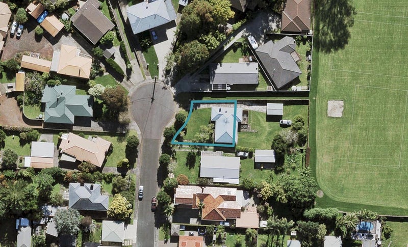 5B Barberry Lane, Te Atatu Peninsula, Auckland - Carousel 1