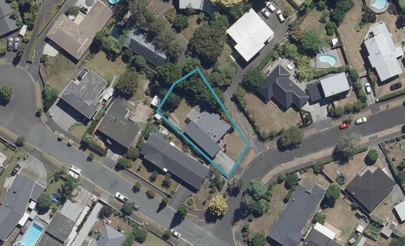 3 Clements Crescent, Queenwood, Hamilton - Carousel 1