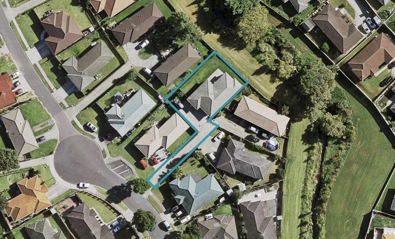 50 Castlefinn Drive, Weymouth, Auckland - Carousel 1