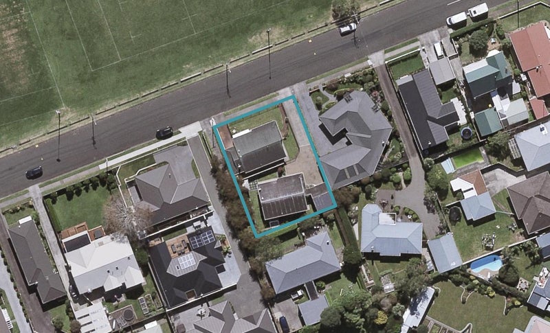 1/83 Wallace Place, Westown, New Plymouth - Carousel 1