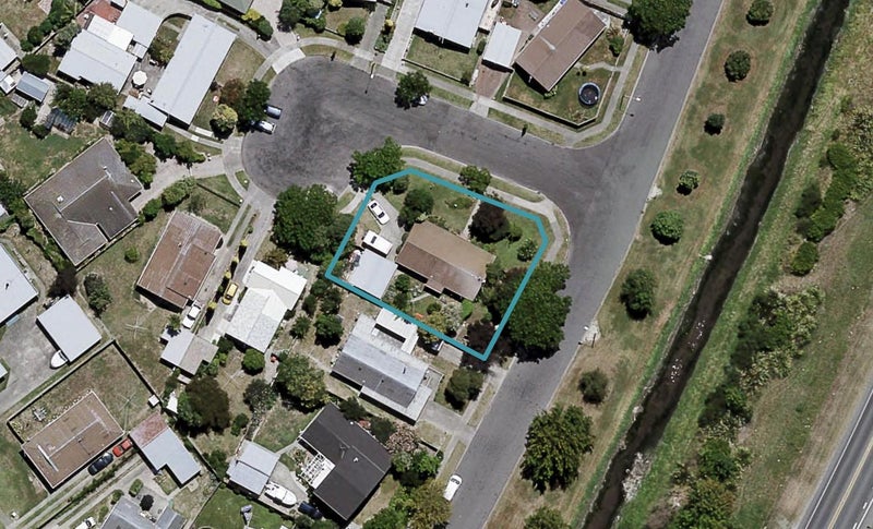 1 Tiffen Place, Greenmeadows, Napier - Carousel 1
