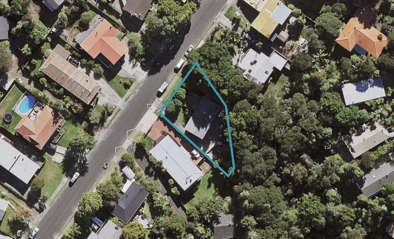 42 Park Hill Road, Birkenhead, Auckland - Carousel 1