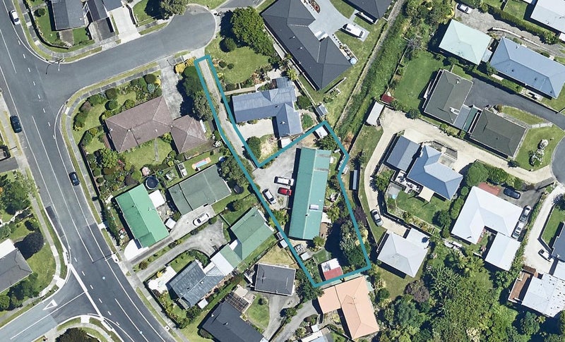 4 Tyndall Grove, Matua, Tauranga - Carousel 1