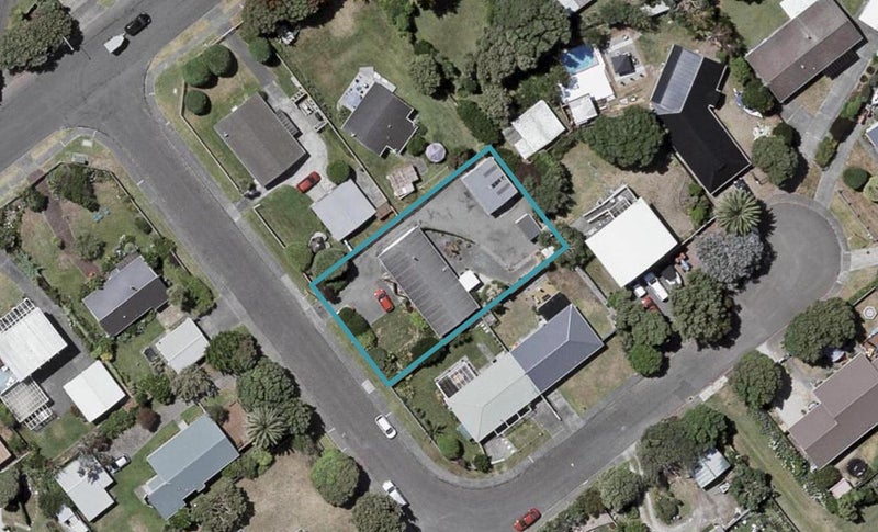 1 Fenside Street, Waikanae Beach, Waikanae - Carousel 1