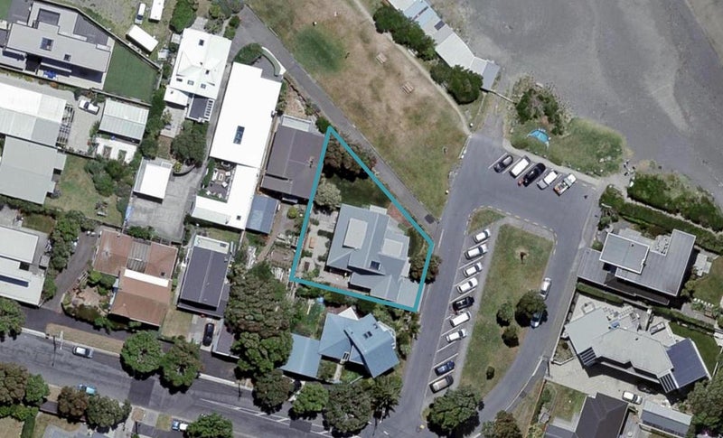 2 Hector Street, Seatoun, Wellington - Carousel 1