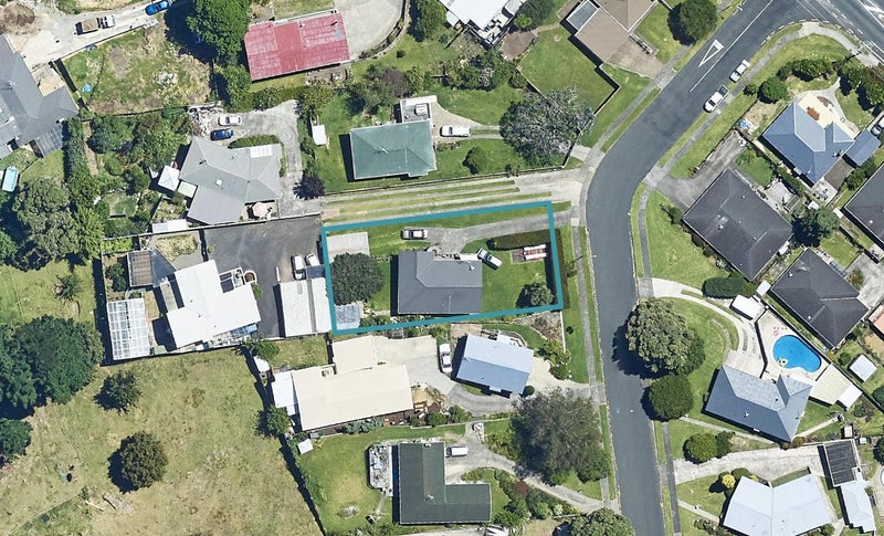 11 Upland Street, Brookfield, Tauranga - Carousel 1