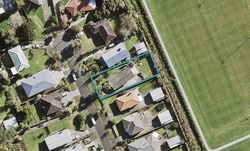 25 Whittle Place, New Windsor, Auckland - Carousel 1