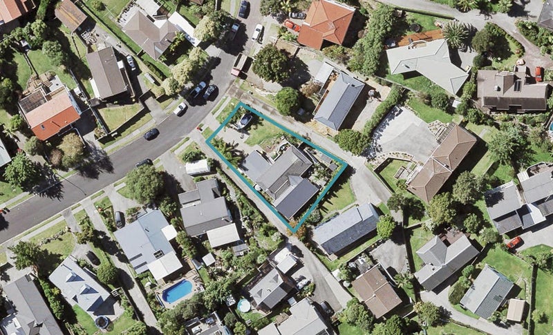 65 Langana Avenue, Browns Bay, Auckland - Carousel 1