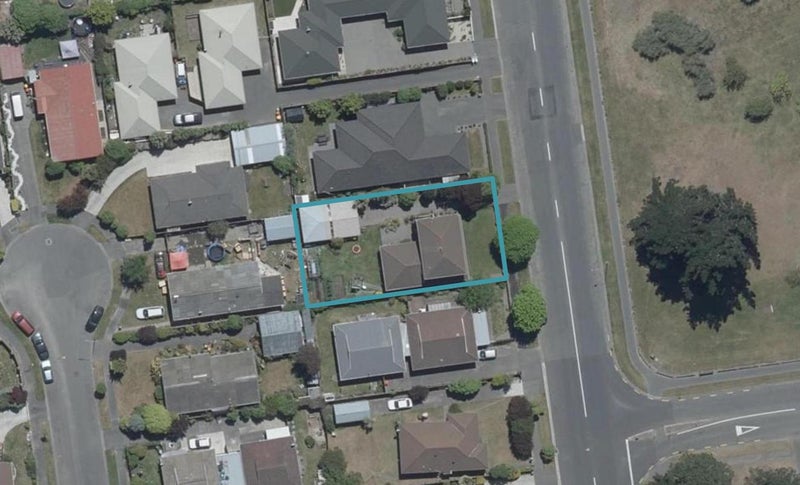 187 Queenspark Drive, Parklands, Christchurch - Carousel 1