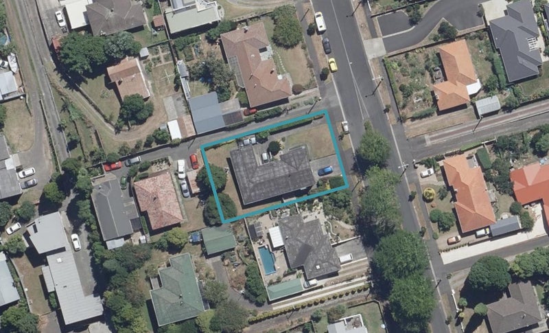 25 MacFarlane Street, Hamilton East, Hamilton - Carousel 1
