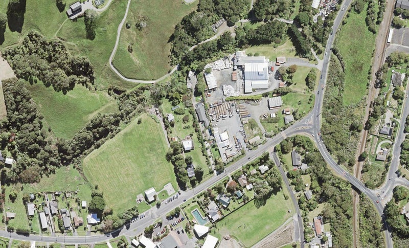 9 Bethells Road, Waitakere, Auckland - Carousel 1