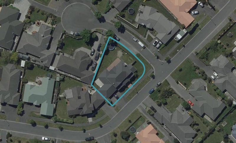 8 Coppinger Terrace, Aidanfield, Christchurch - Carousel 1