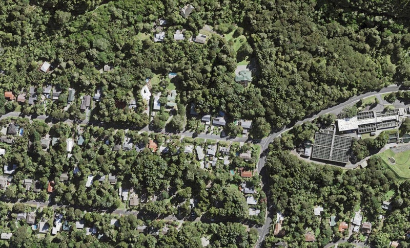 5 Waima Crescent, Titirangi, Auckland - Carousel 1