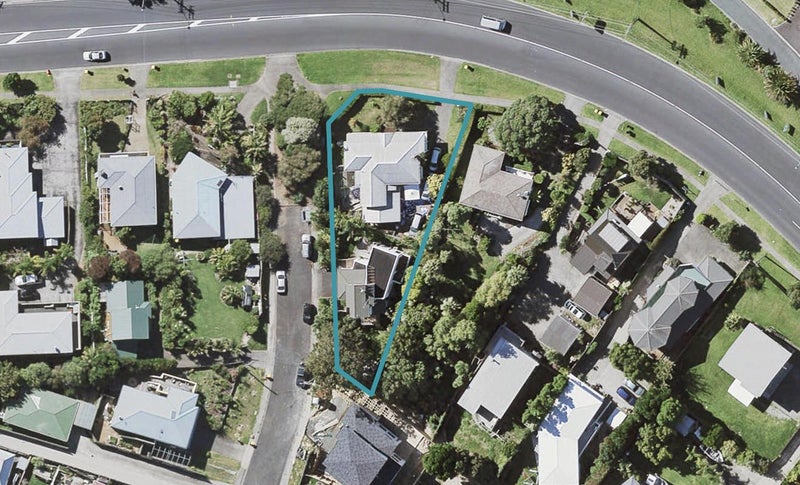 1/710 East Coast Road, Pinehill, Auckland - Carousel 1