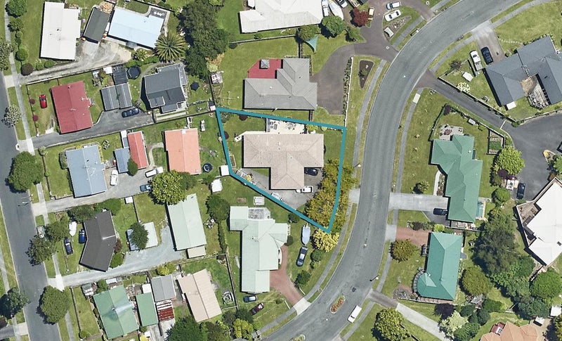 6 Capricorn Place, Kawaha Point, Rotorua - Carousel 1