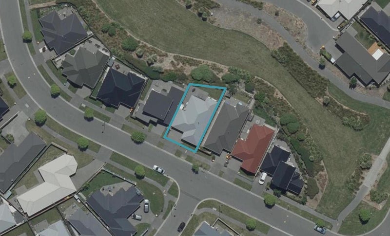 10 Carradale Avenue, Broomfield, Christchurch - Carousel 1