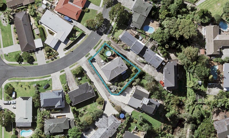 11 Davita Place, Farm Cove, Auckland - Carousel 1