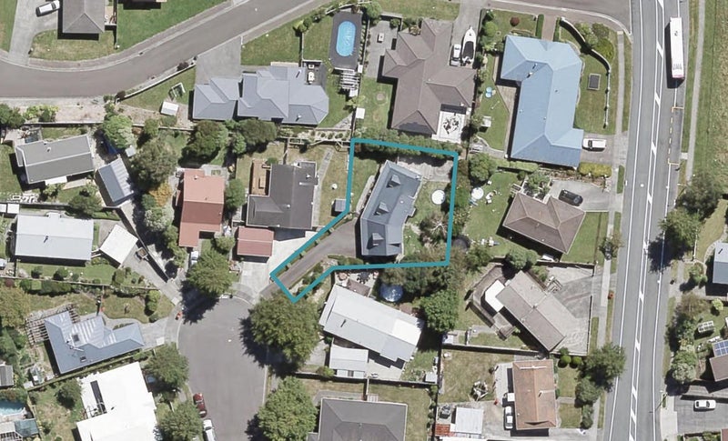 10 Donegal Grove, Birchville, Upper Hutt - Carousel 1