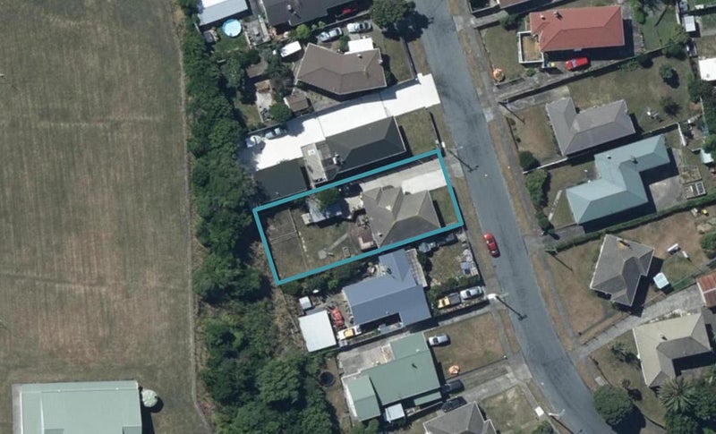 15 Paenui Street, Titahi Bay, Porirua - Carousel 1