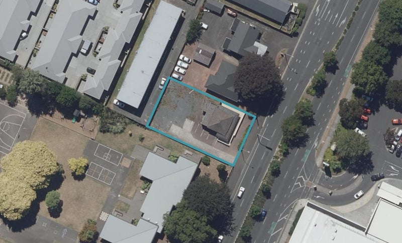 16 Mill Street, Whitiora, Hamilton - Carousel 1