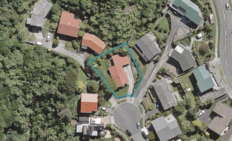 10 Hibiscus Grove, Maungaraki, Lower Hutt - Carousel 1