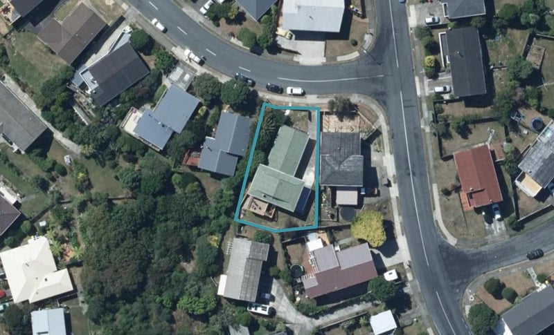 31 Brora Crescent, Papakowhai, Porirua - Carousel 1