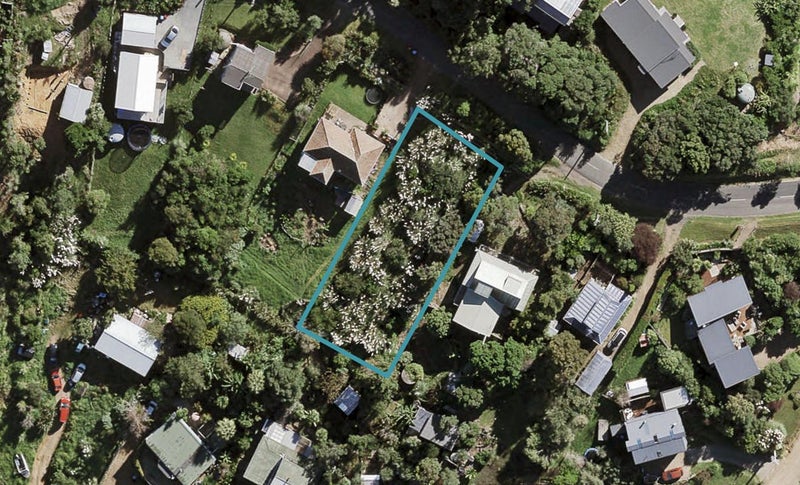 379 Sea View Road, Onetangi, Waiheke Island - Carousel 1