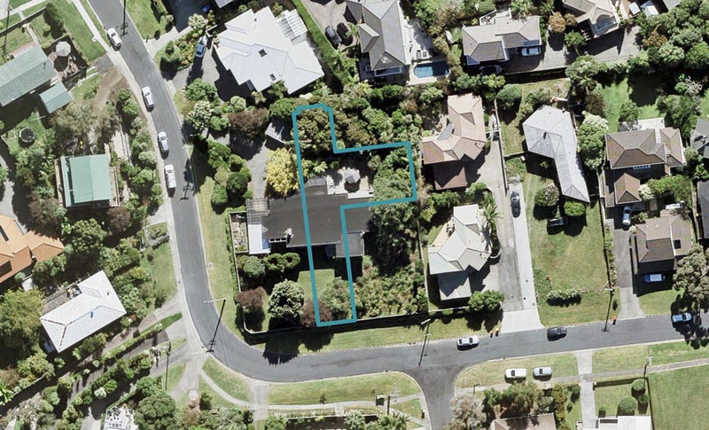8C Ringwood Street, Torbay, Auckland - Carousel 1