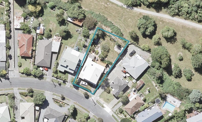 35 Poole Crescent, Wainuiomata, Lower Hutt - Carousel 1